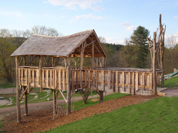 Thatcher Brook Primary School  Waterbury Vermont - treehouse by The Treehouse Guys, LCC